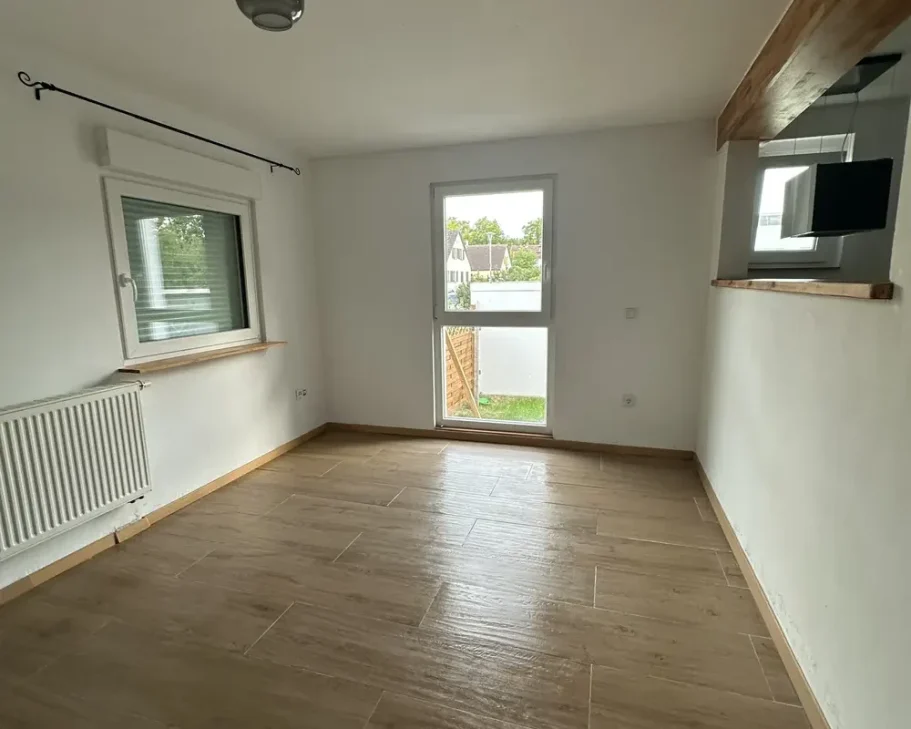 Nebelfeucht gewischter Designboden im Privathaushalt - Grundreinigung im Privathaushalt bei R&B Dienstleistungen Darmstadt